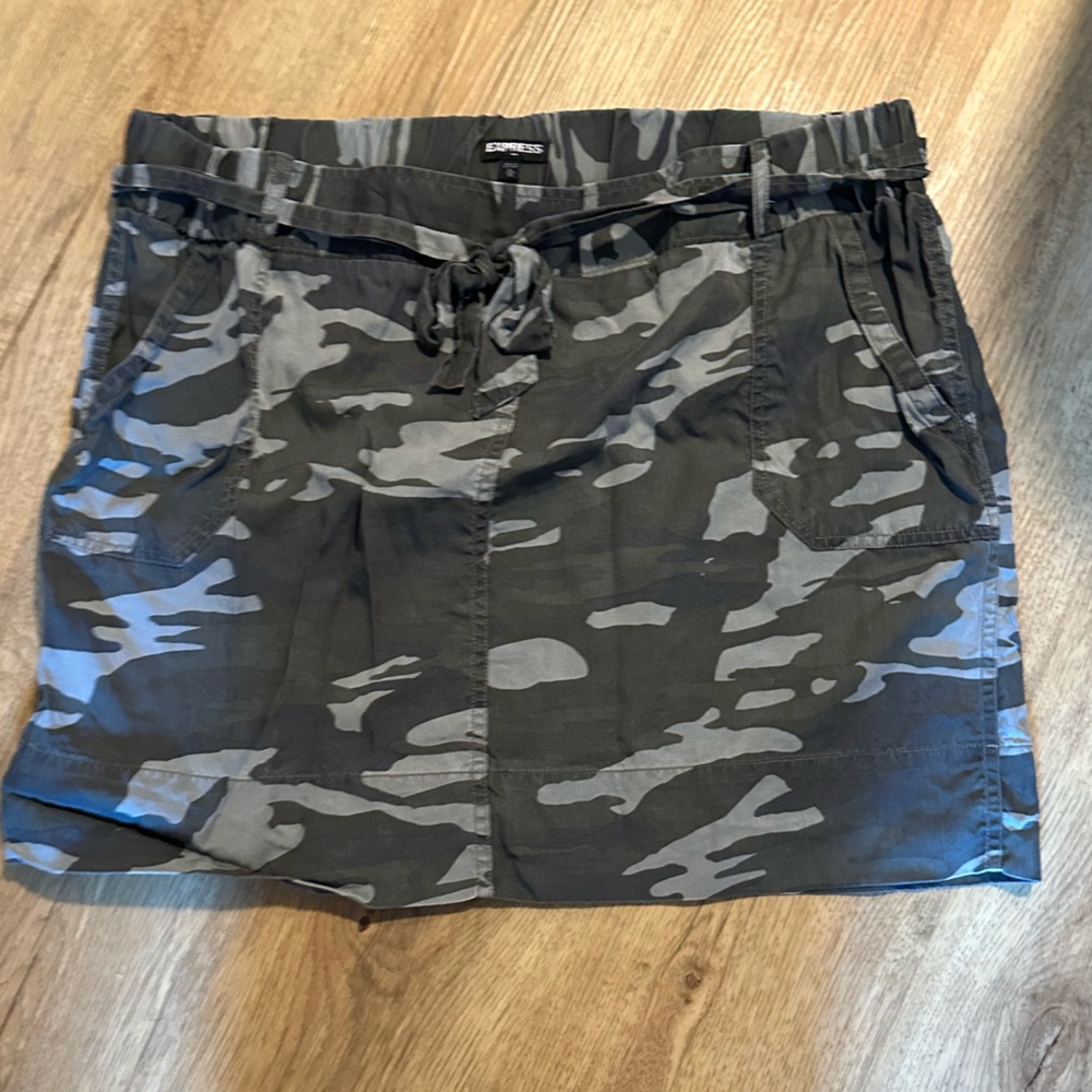 Express Woman’s Camouflage Skirt